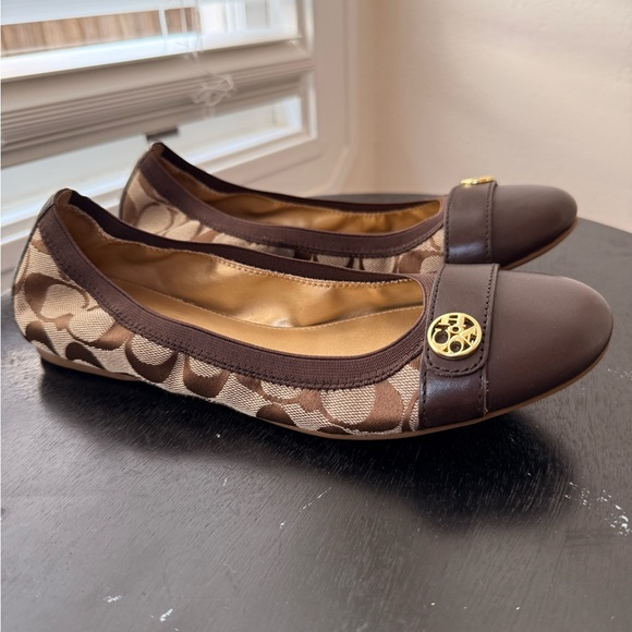 Coach Shoes - Coach Signature Brown Logo Ballet Flats Leather Cap Toe Women’s 8.5 B